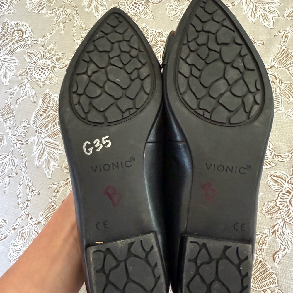 Vionic flats - Picture 3 of 3